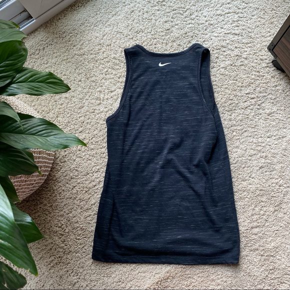 Workout tank top - Picture 2 of 3